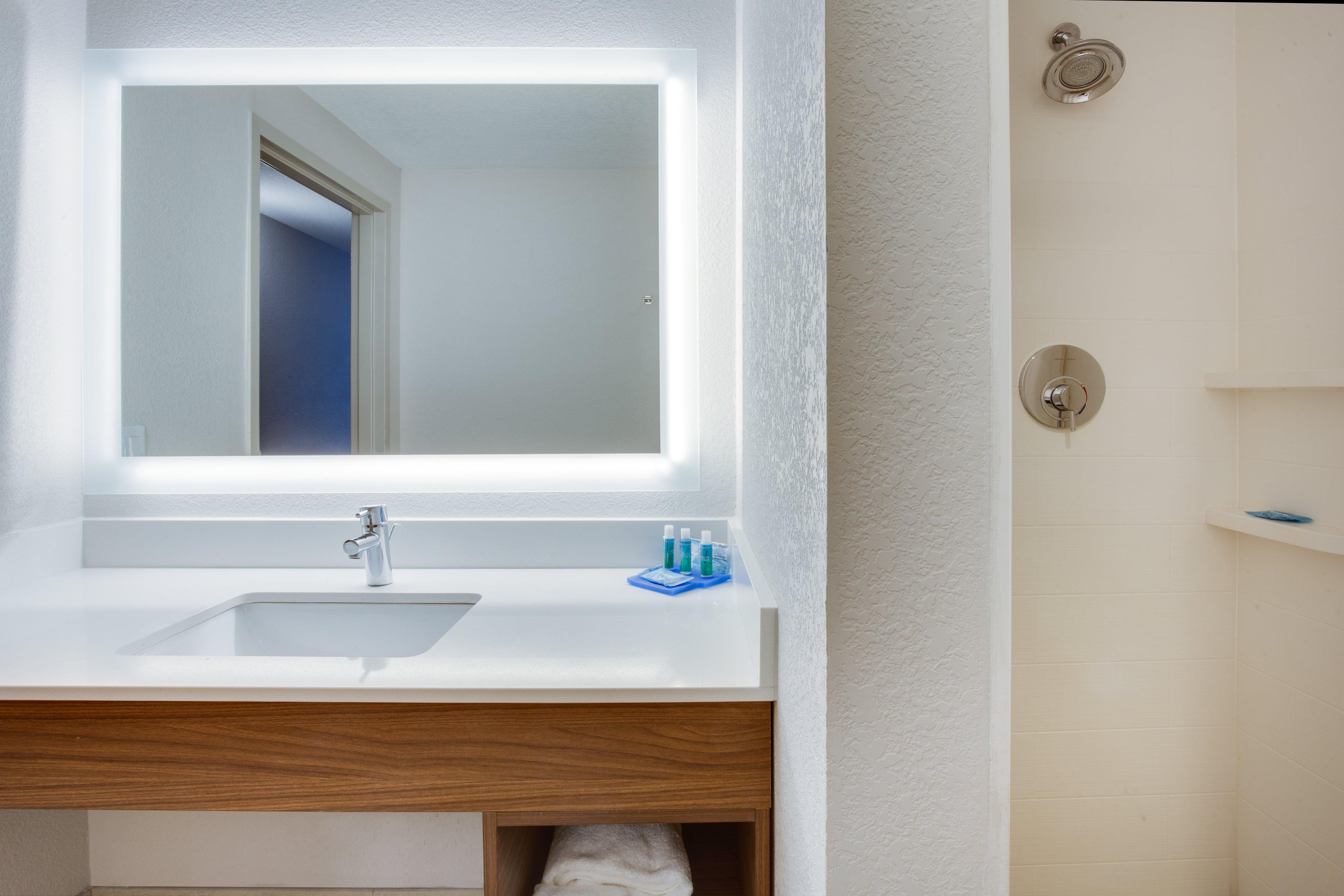Holiday Inn Express Hotel & Suites Tampa-Fairgrounds-Casino By Ihg Extérieur photo