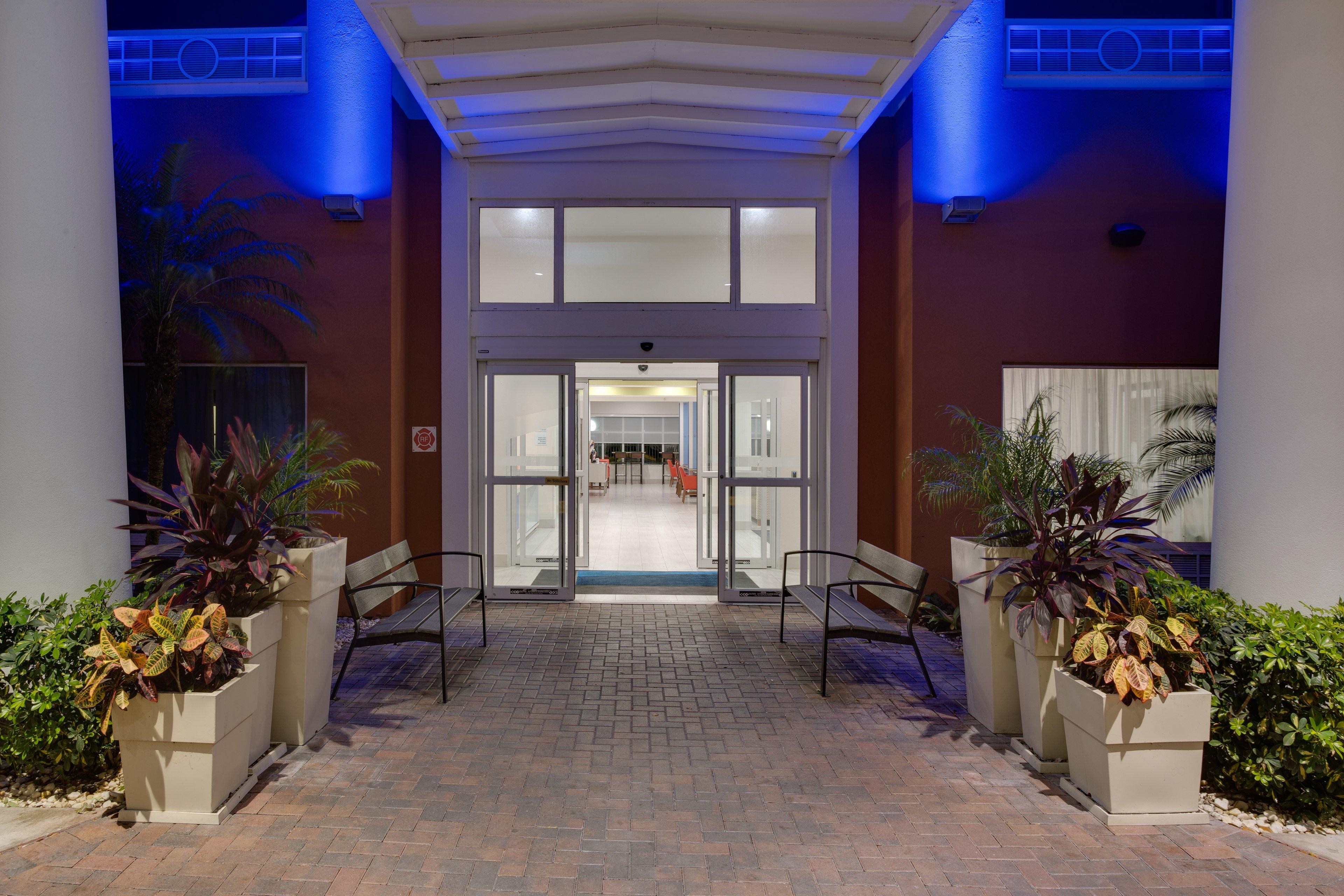Holiday Inn Express Hotel & Suites Tampa-Fairgrounds-Casino By Ihg Extérieur photo