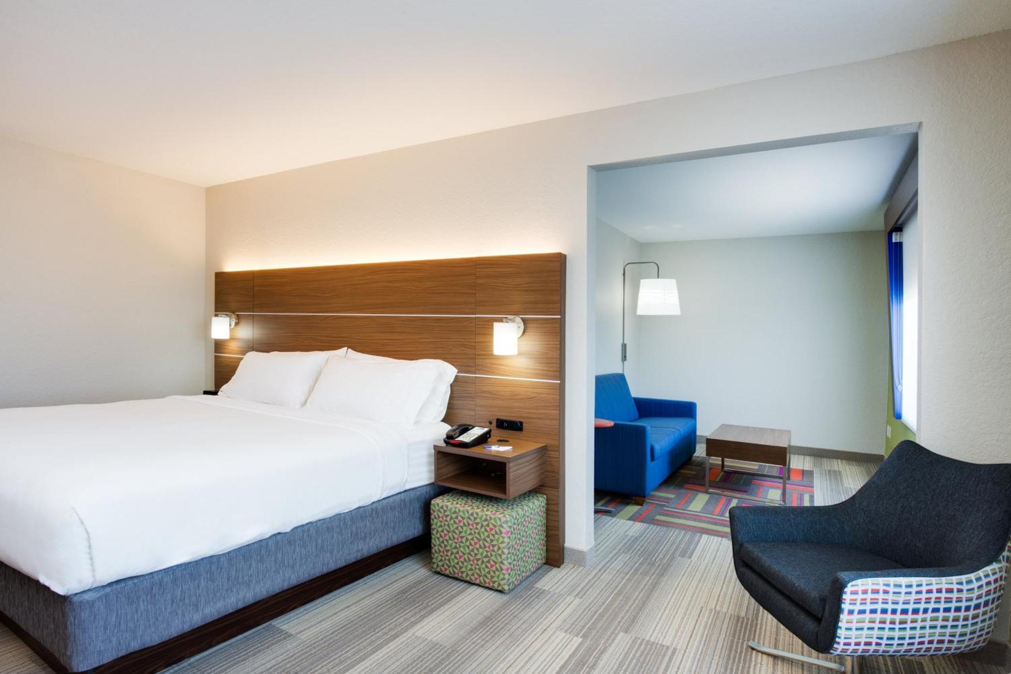 Holiday Inn Express Hotel & Suites Tampa-Fairgrounds-Casino By Ihg Extérieur photo